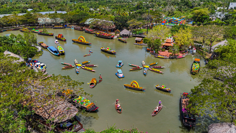 BƠI XUỒNG ĐẠP VỊT