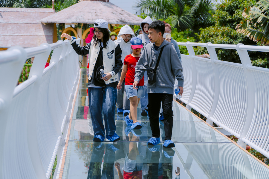 TRẢI NGHIỆM CẦU KÍNH MỸ KHÁNH