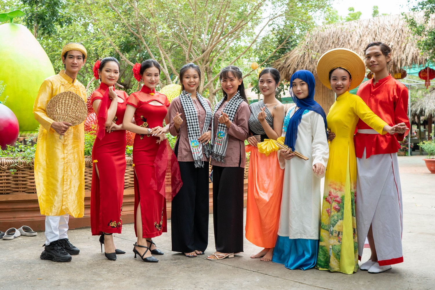 Đồ truyền thống người Chăm