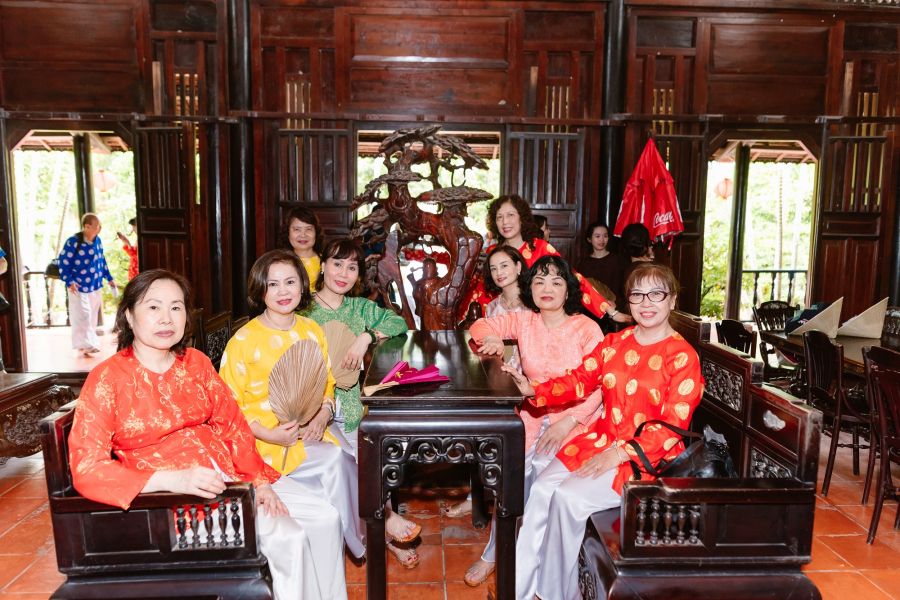 SPECIAL TOUR PROGRAM