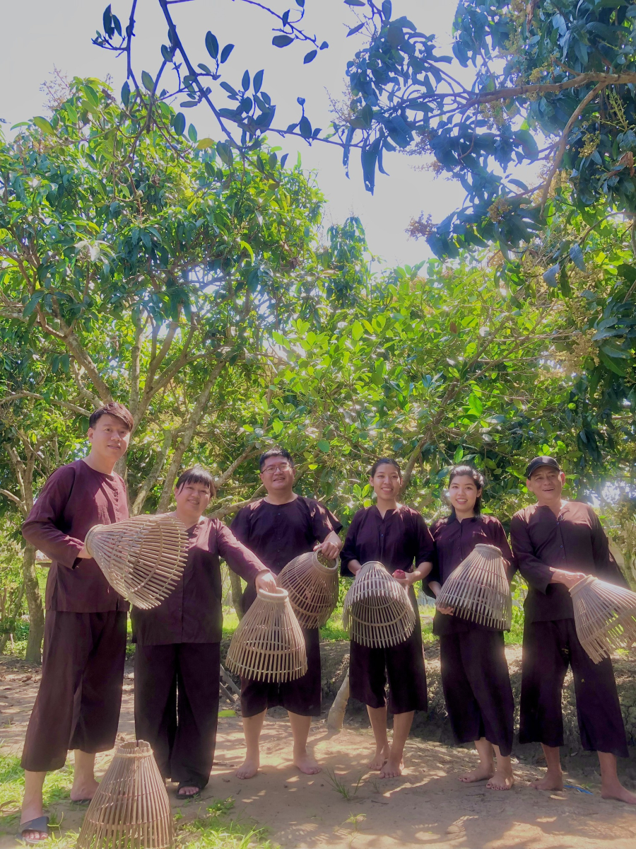 CATCHING FISH IN THE Ditch (MS010)