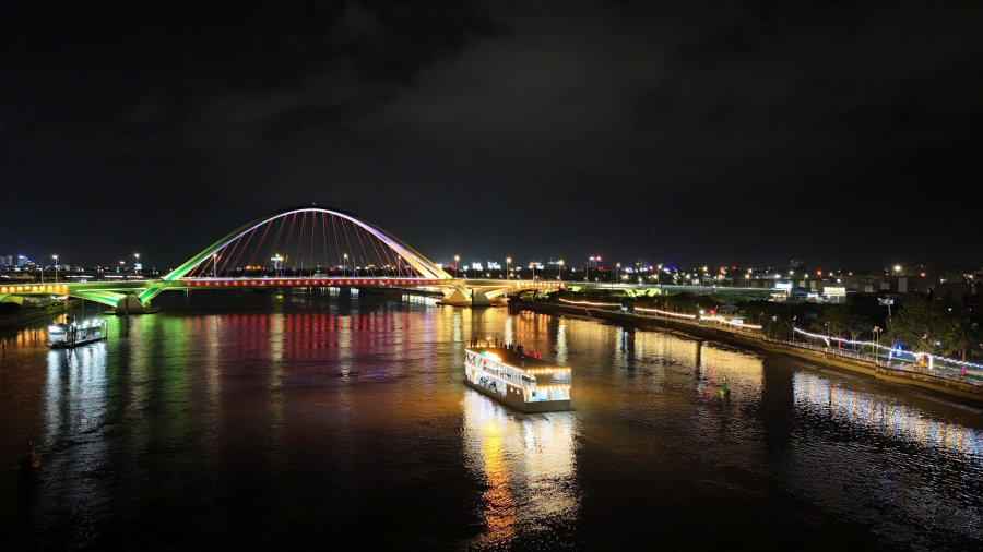 ẨM THỰC DU THUYỀN